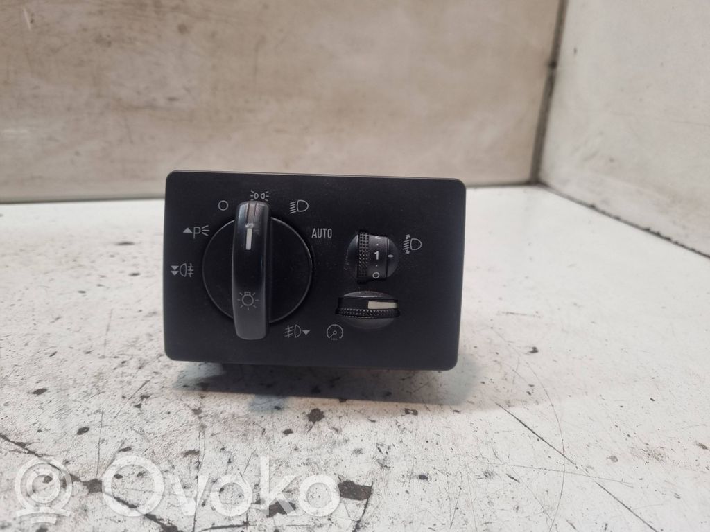 Ford Focus Light switch 