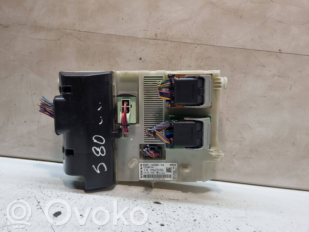 Volvo S80 Fuse module 