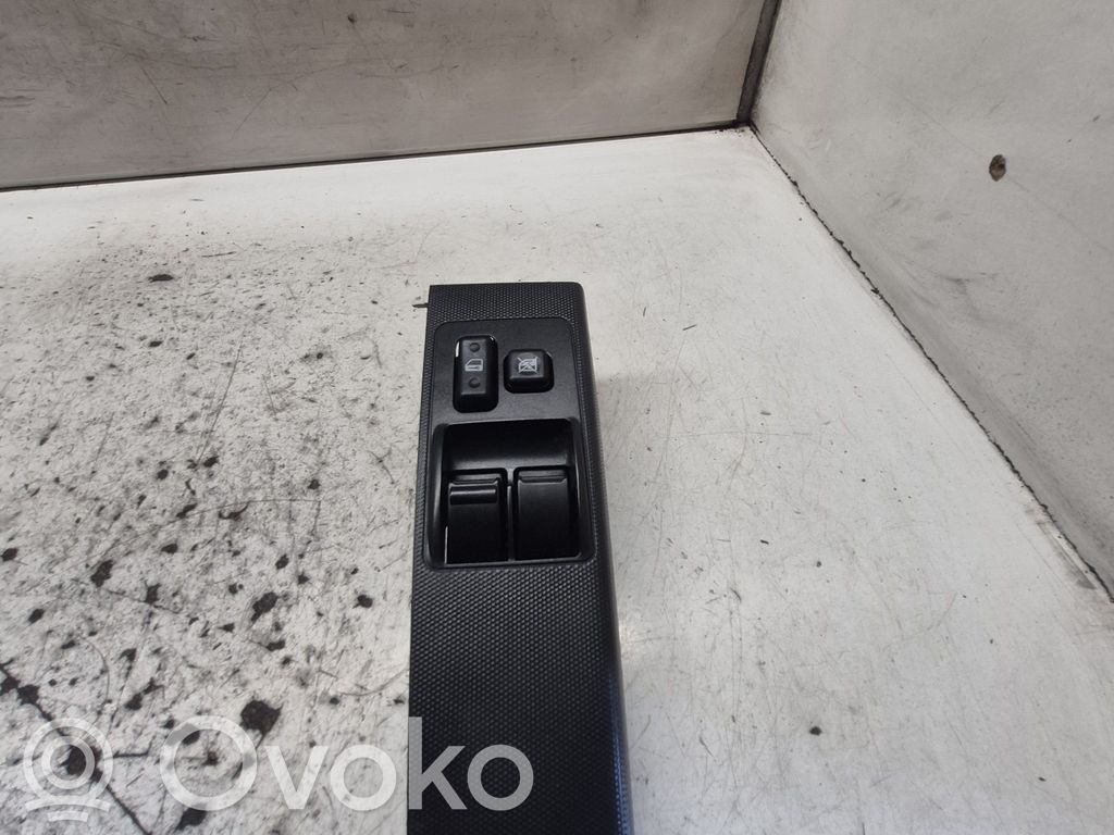 Toyota Corolla Verso AR10 Electric window control switch 