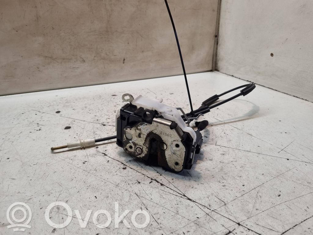 Ford Ka Priekšpusē slēdzene 