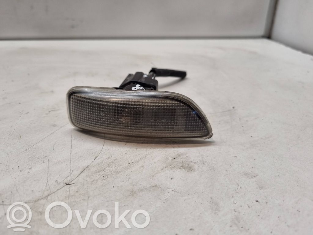 Volvo S60 Kierunkowskaz błotnika przedniego 