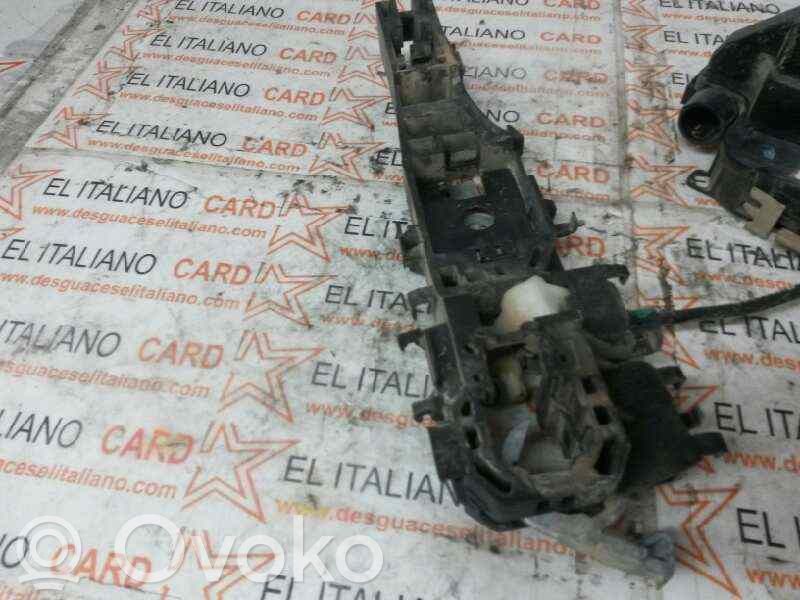 Renault Megane II Front door lock 