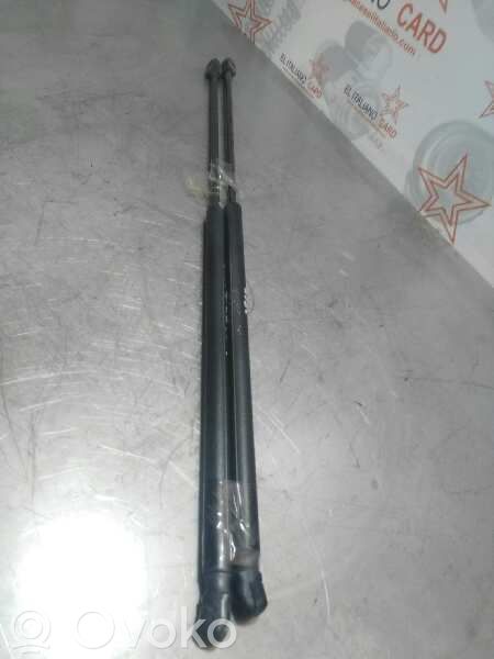 Lancia Delta III Tailgate/trunk strut/damper 