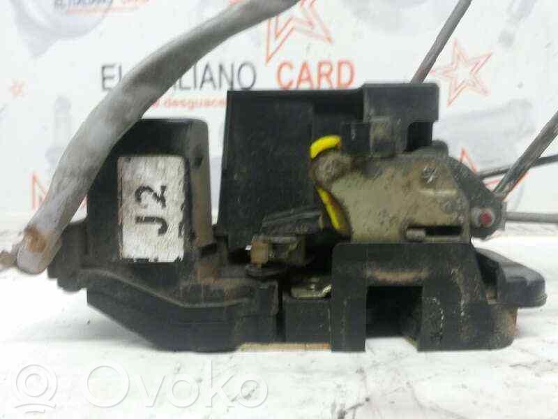 KIA Carens I Front door lock 