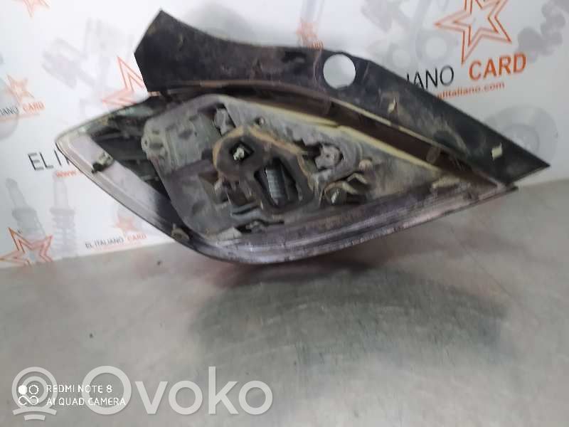 Opel Astra G Задний фонарь в кузове 