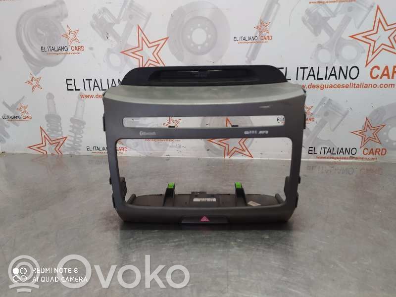KIA Sportage Hazard light switch 