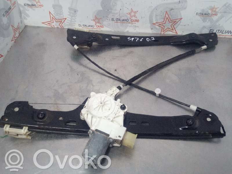 Front door manual window regulator   5976