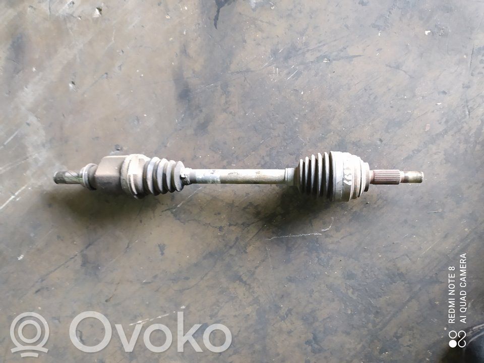 Renault Clio III Priekinis pusašis 