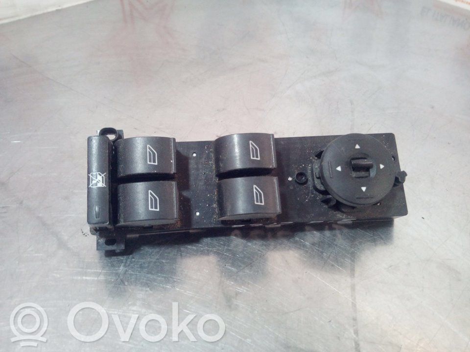 Ford Focus Electric window control switch 