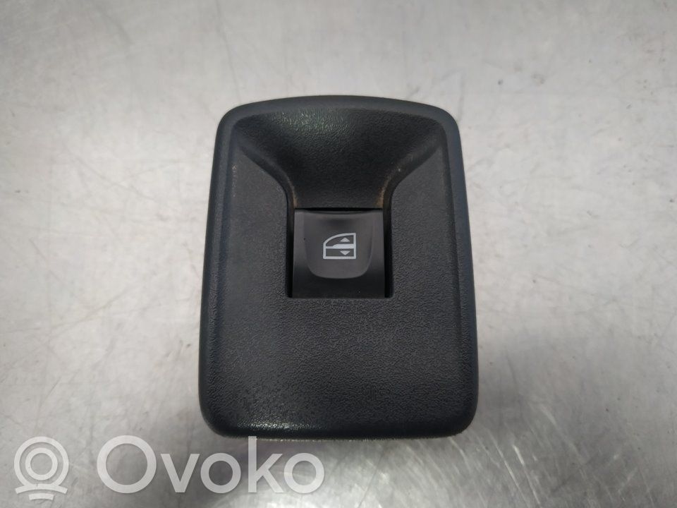 Electric window control switch   8582
