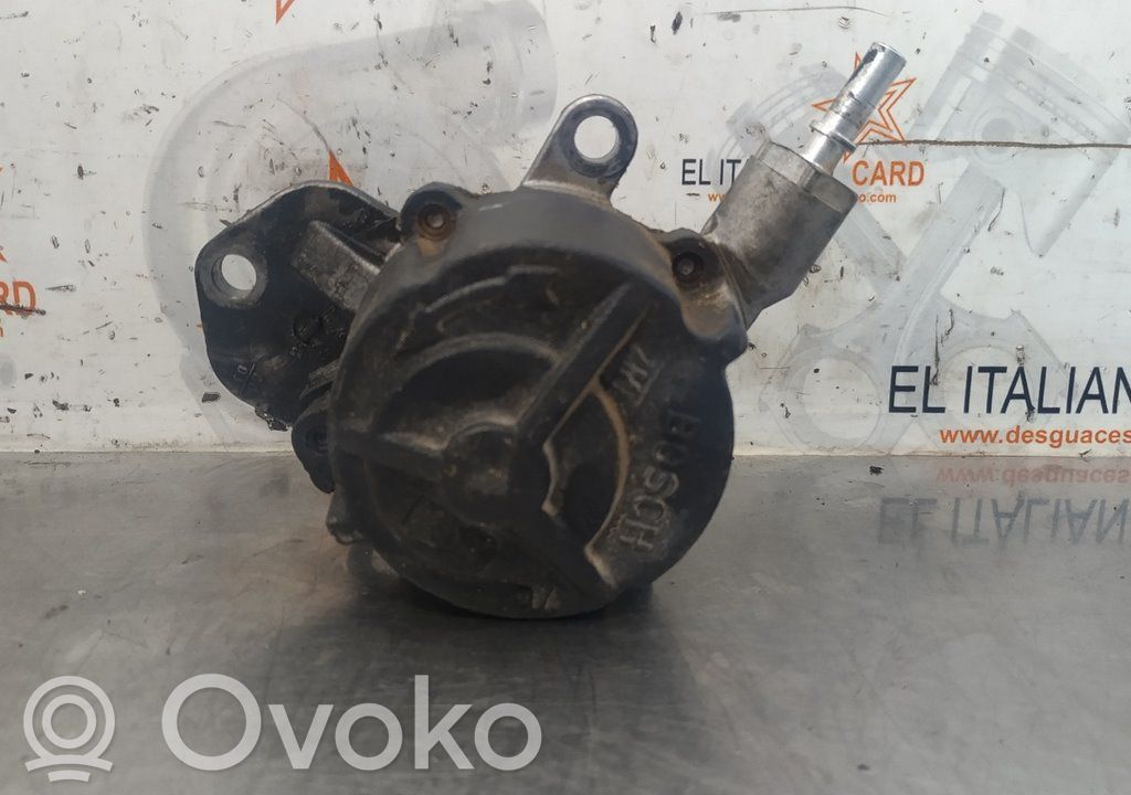 Vacuum pump   8017