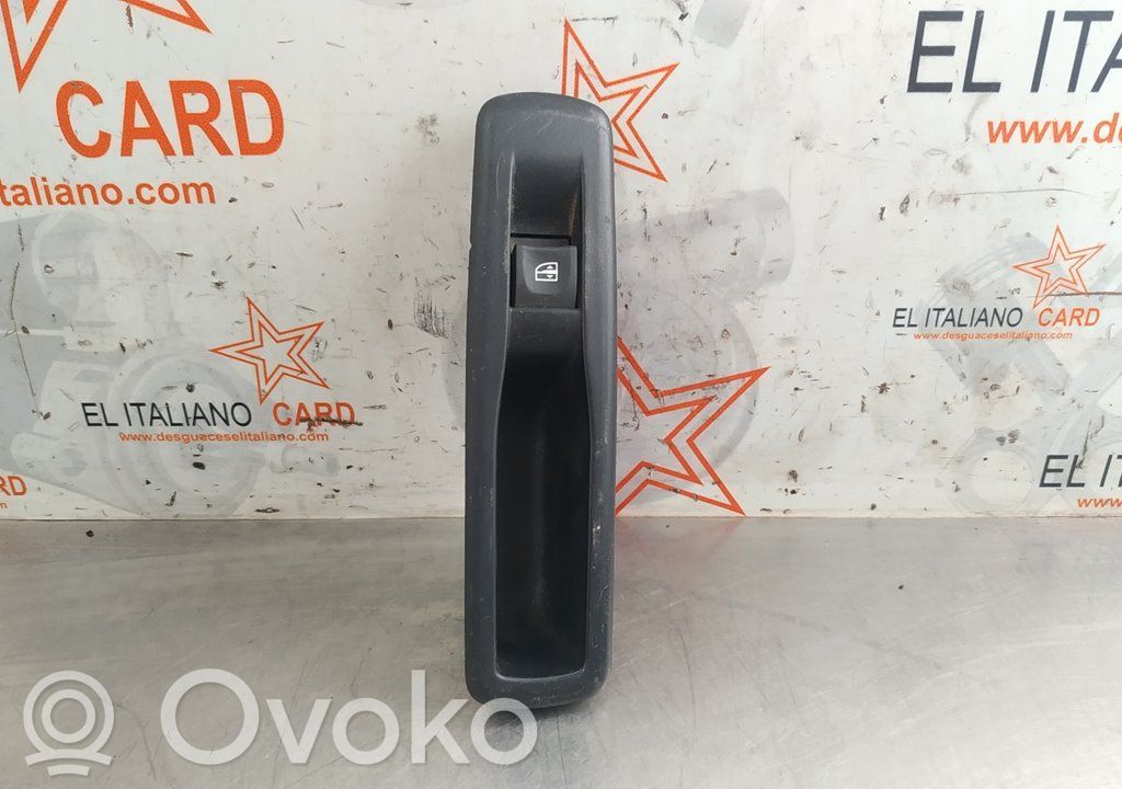 Renault Megane III Elektrinių langų jungtukas 