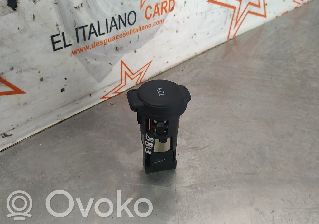 Opel Combo E Cenicero (delantero) 