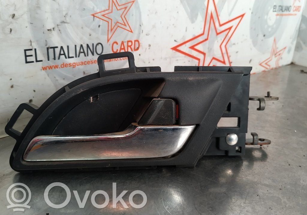 Honda CR-V Galinė atidarymo rankenėlė vidinė 