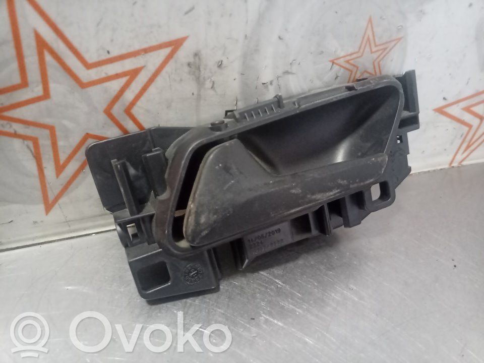 Citroen Berlingo Front door interior handle 