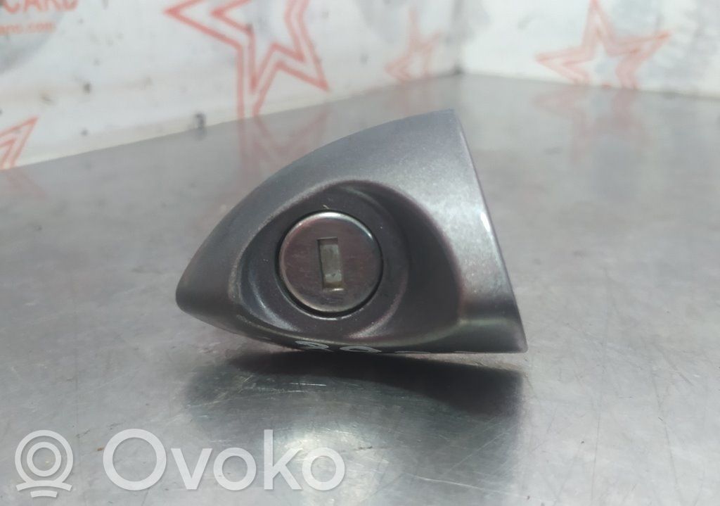 Front door lock