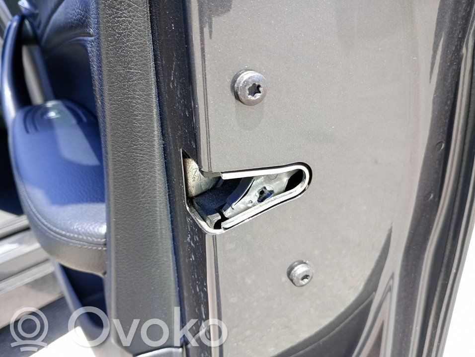 Front door lock   7229458