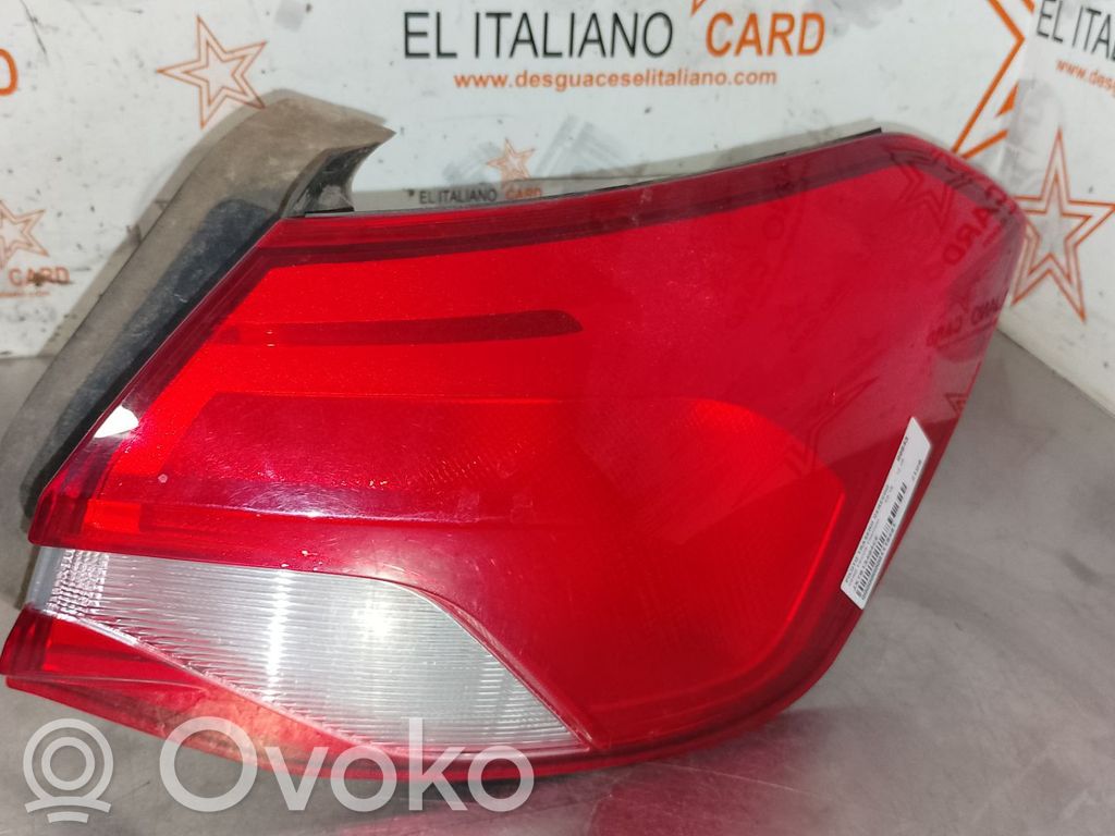 Rear/tail lights   JX7B13404CE