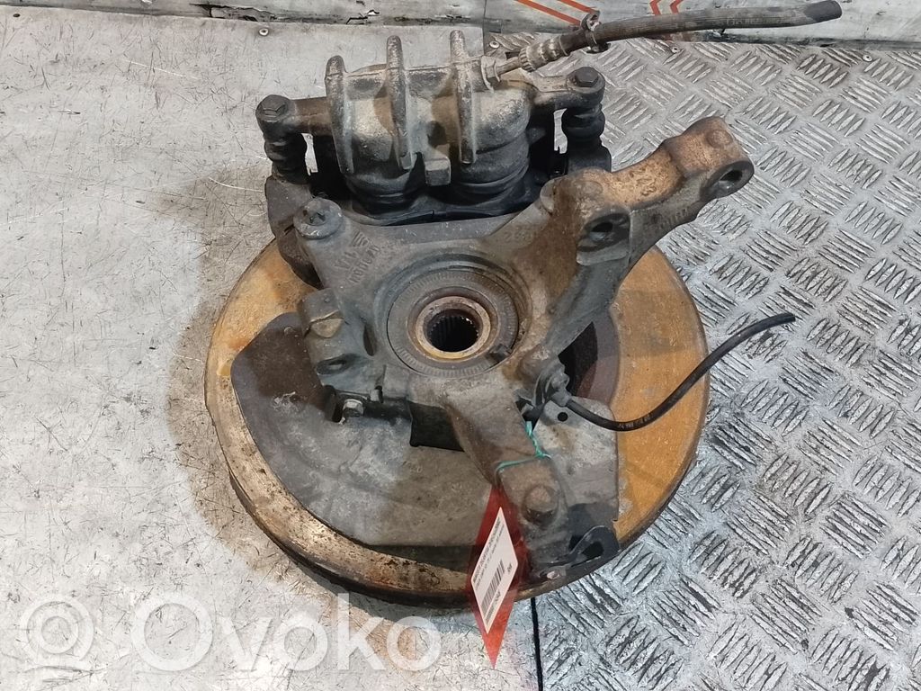Front wheel hub spindle knuckle