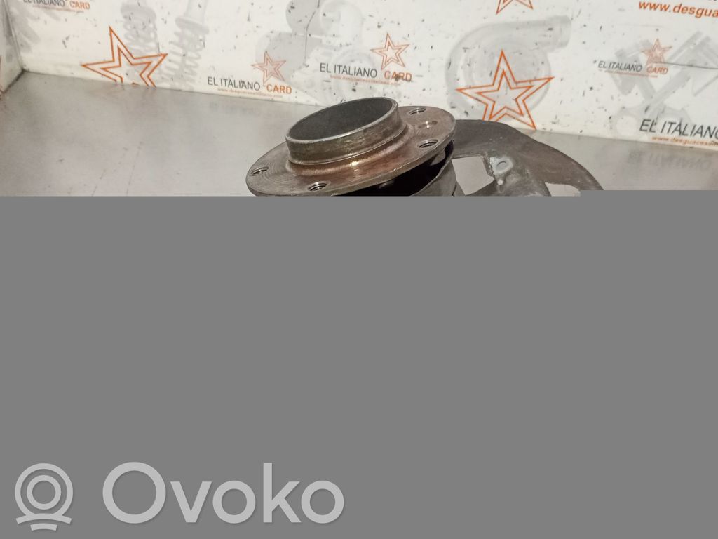 Front wheel hub spindle knuckle