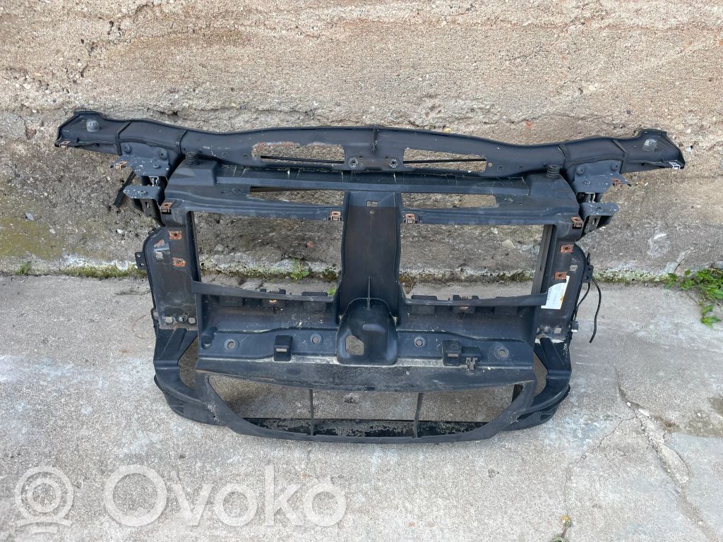 BMW 3 E90 E91 Панель радиаторов 