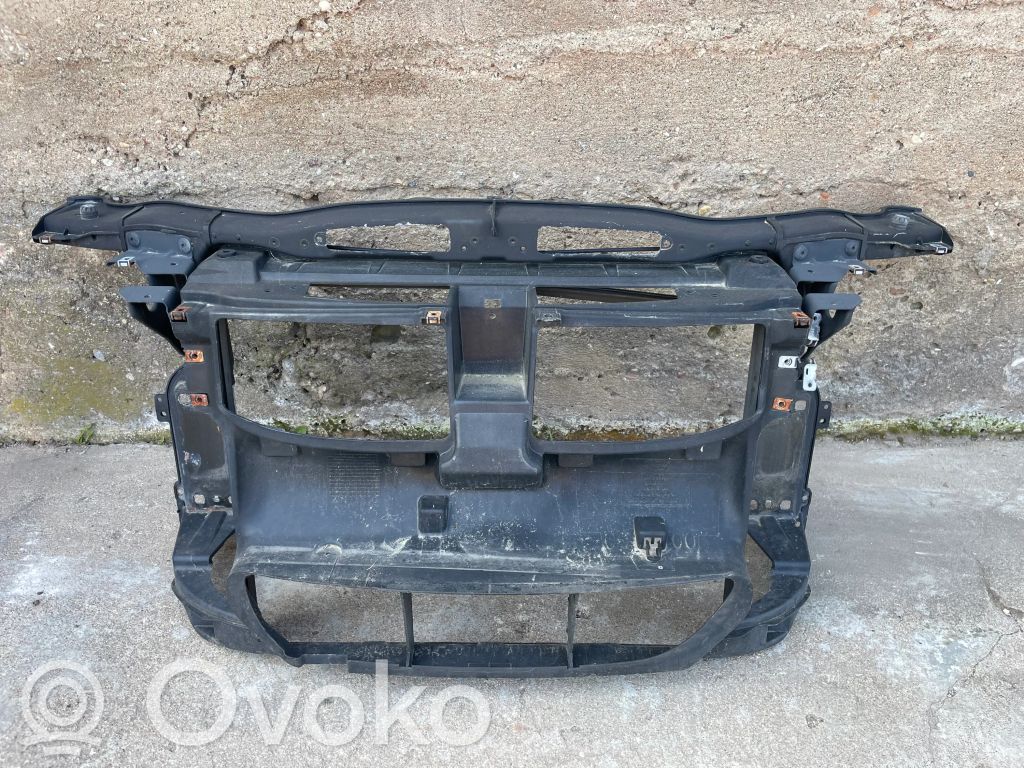 BMW 3 E90 E91 Панель радиаторов 