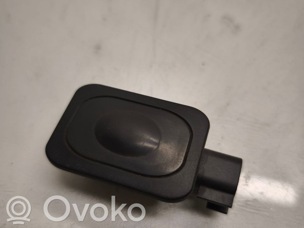 Tailgate/boot open switch button   GX7314K147AA