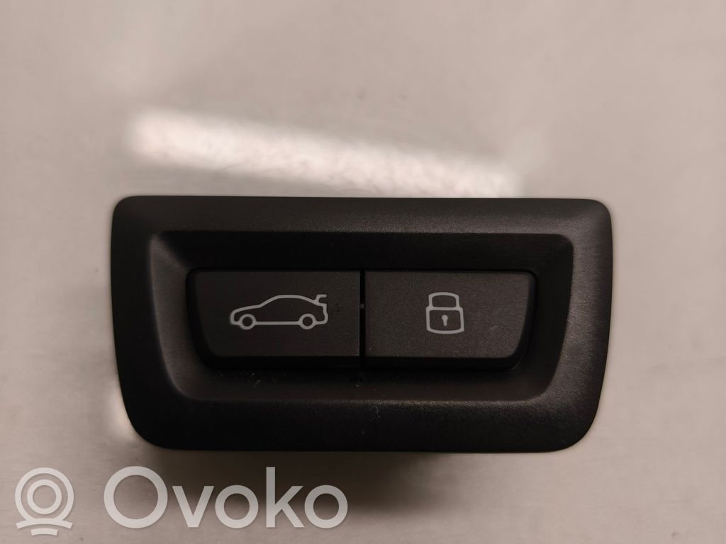 BMW X6 G06 Tailgate/boot open switch button 