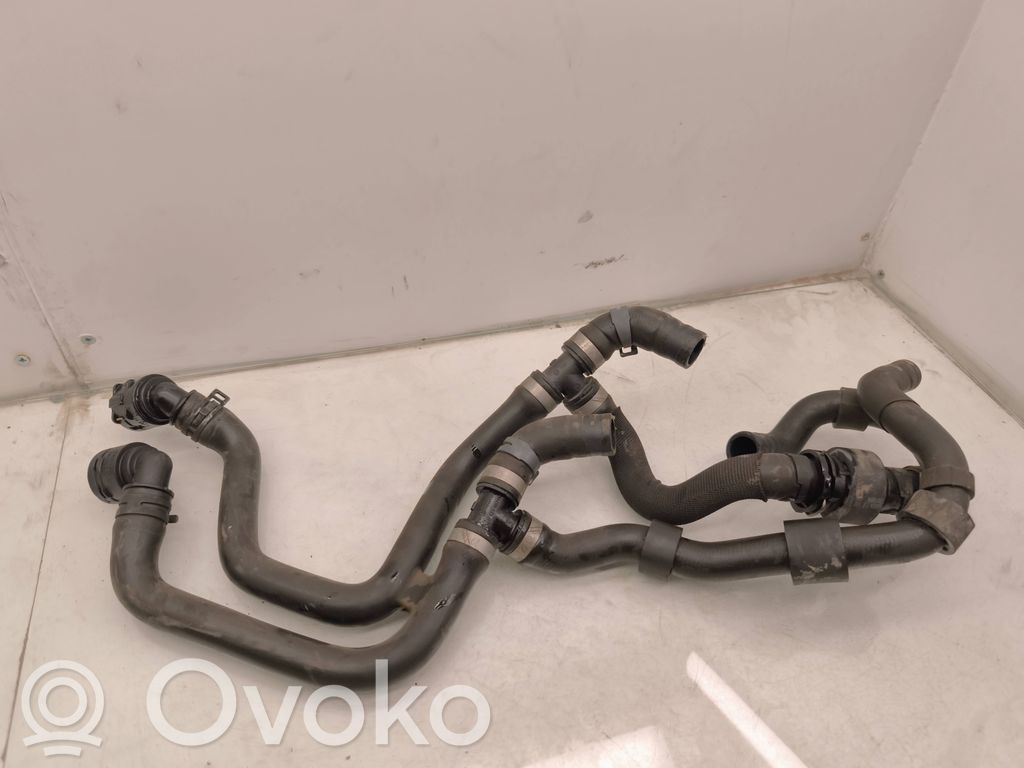 Volkswagen Tiguan Tubo flessibile del liquido di raffreddamento del motore 