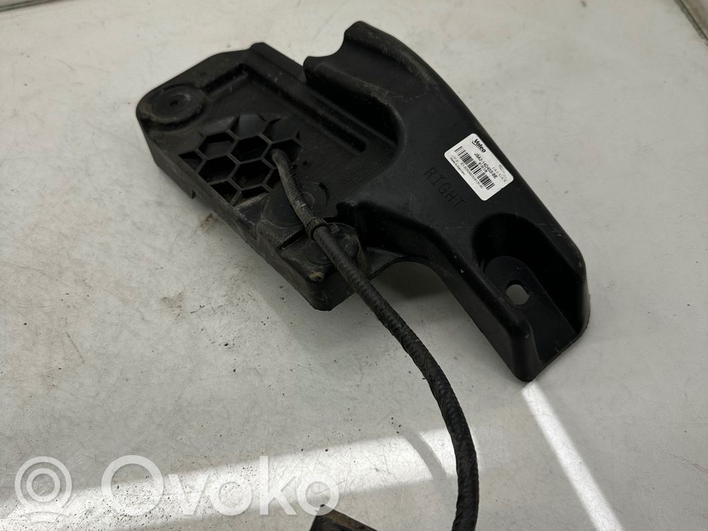 Wspornik czujnika Distronic   J8A214D453BE
