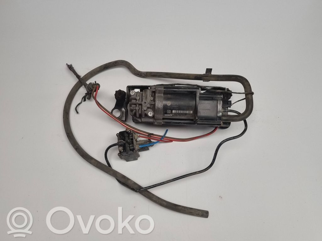 BMW 7 F01 F02 F03 F04 Kompresor zawieszenia tylnego pneumatycznego 