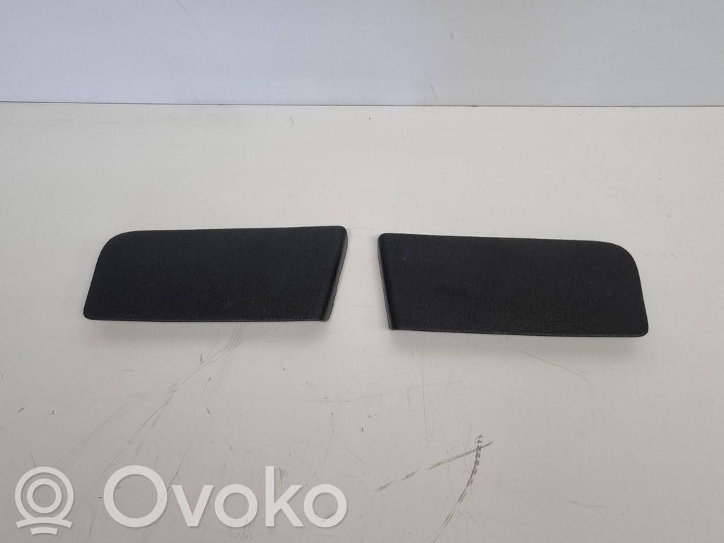 Volkswagen Jetta VI Poszycie klapy tylnej bagażnika i inne elementy 