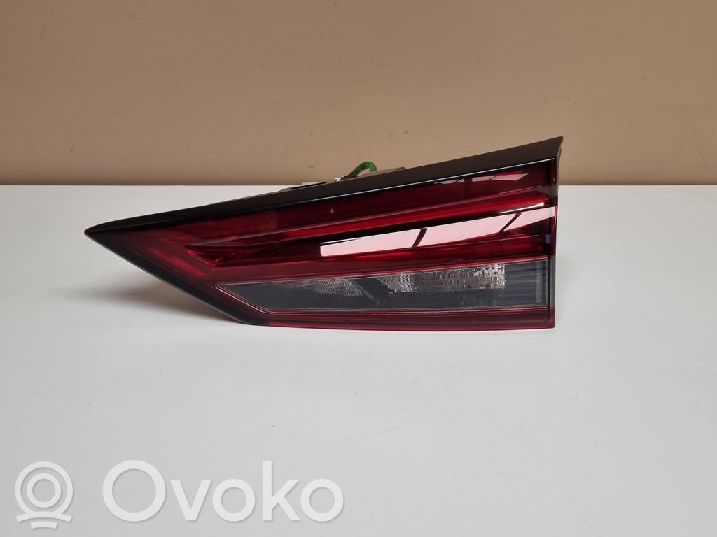 Nissan Qashqai J12 Luci posteriori del portellone del bagagliaio 