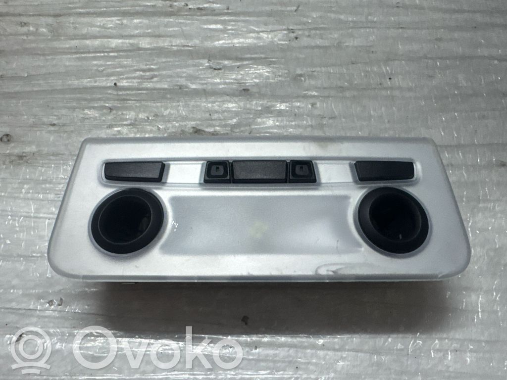 BMW 1 E81 E87 Aizmugurējo vietu apgaismojums 