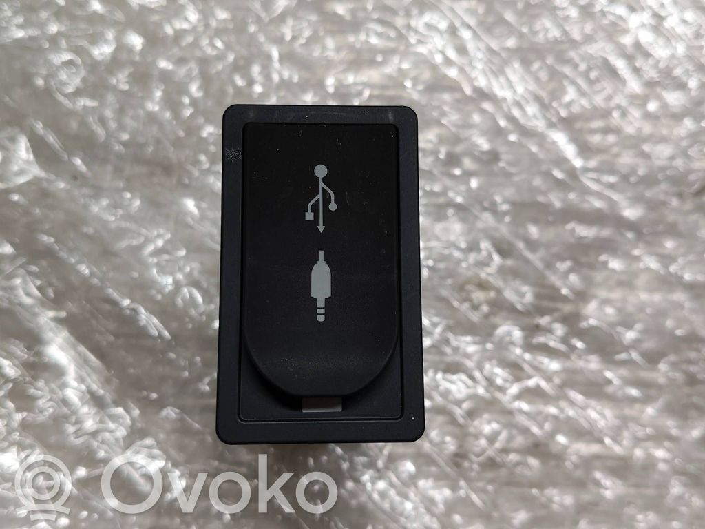 Enchufe conector USB   8619076040,620219