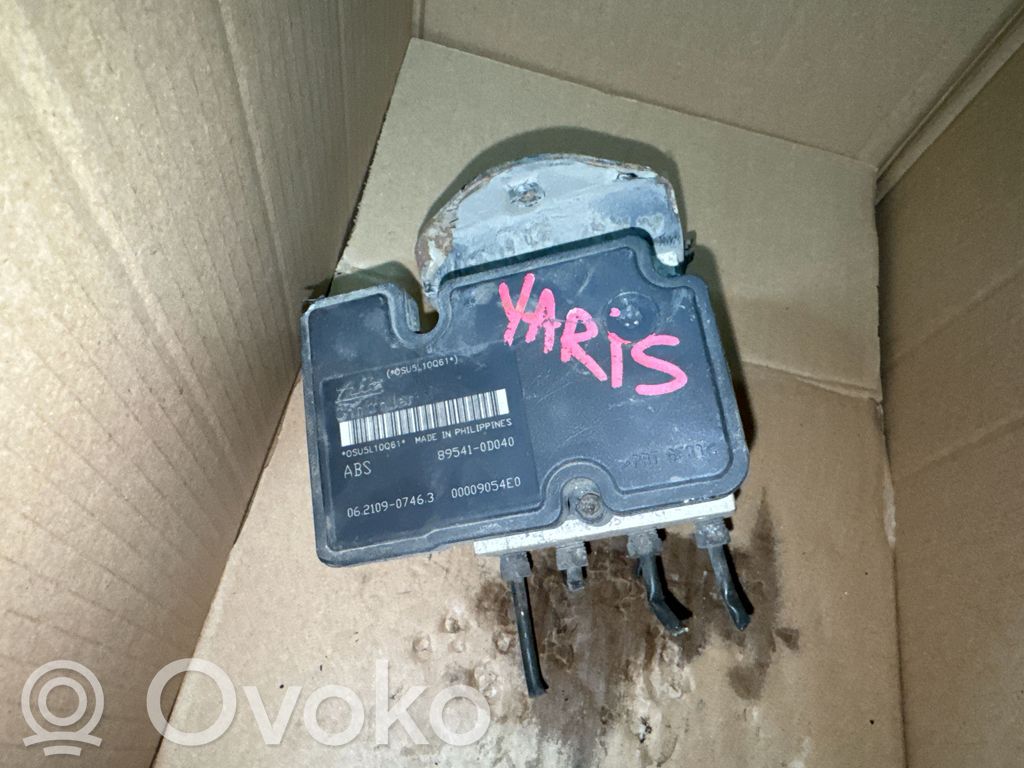 Toyota Yaris ABS Steuergerät 