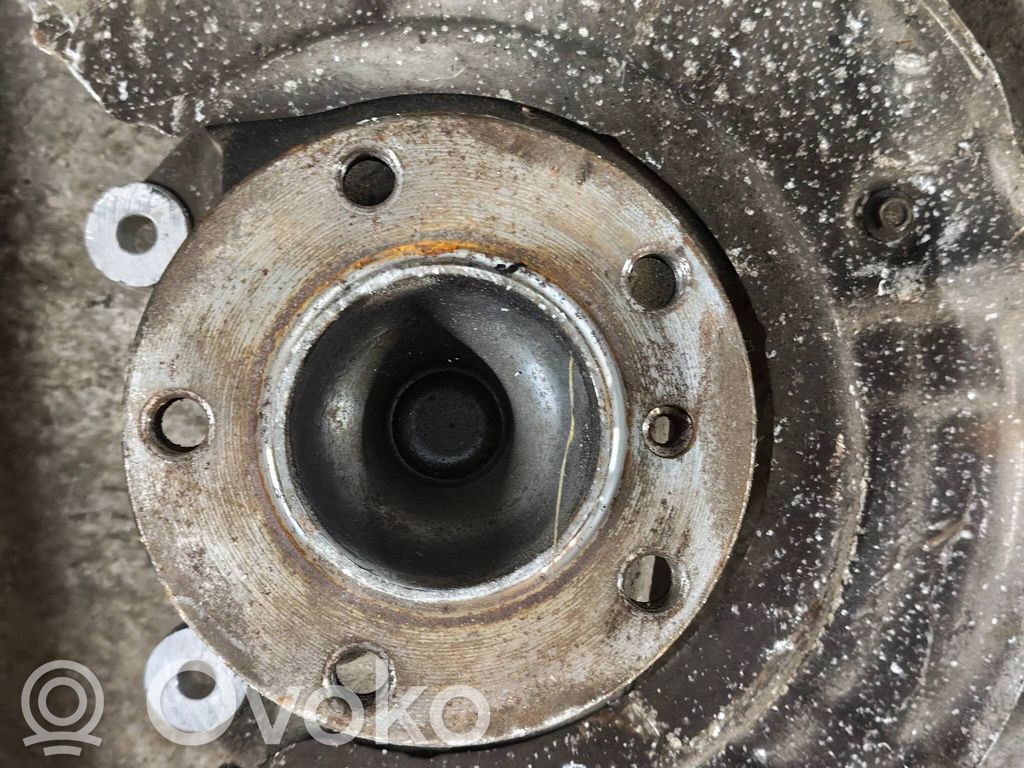 Front wheel hub   685350