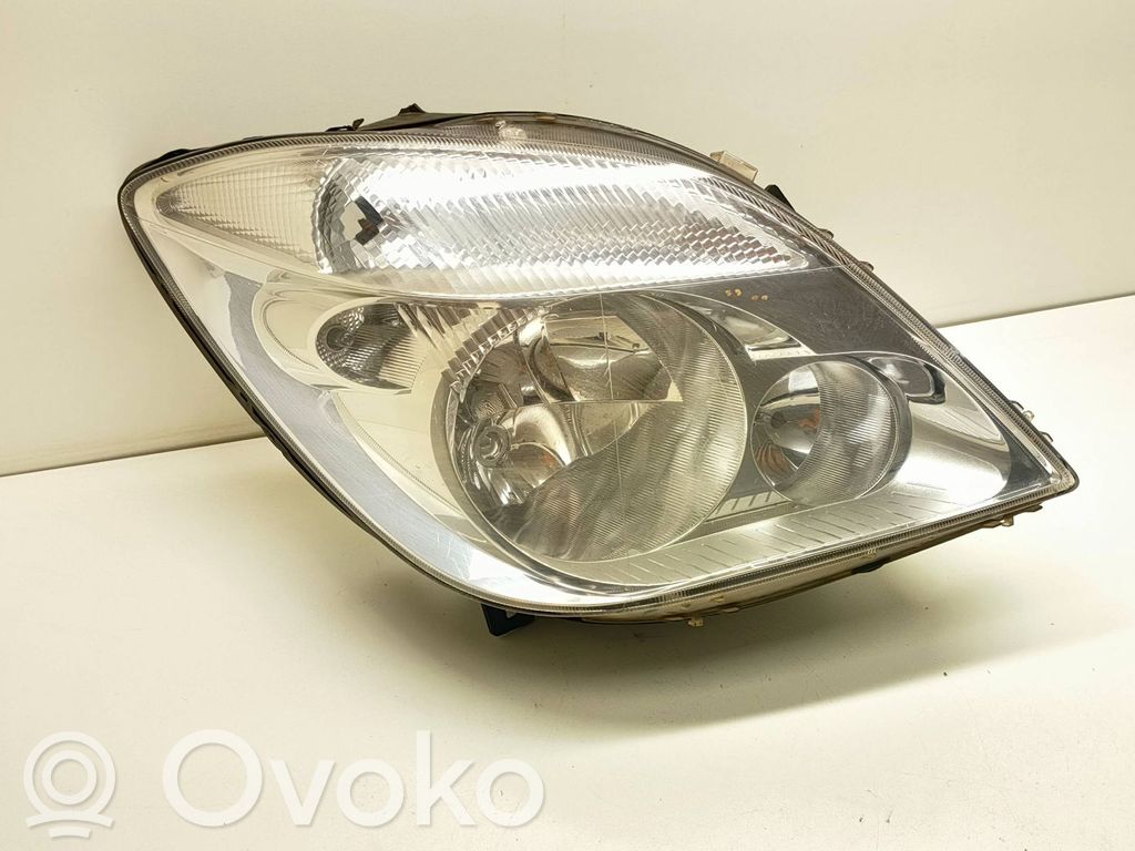 Mercedes-Benz Sprinter W906 Phare frontale 