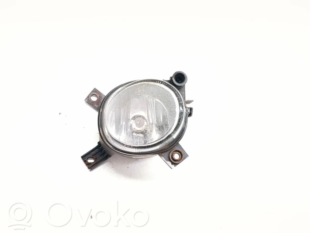 Audi A4 S4 B7 8E 8H Передняя противотуманная фара 
