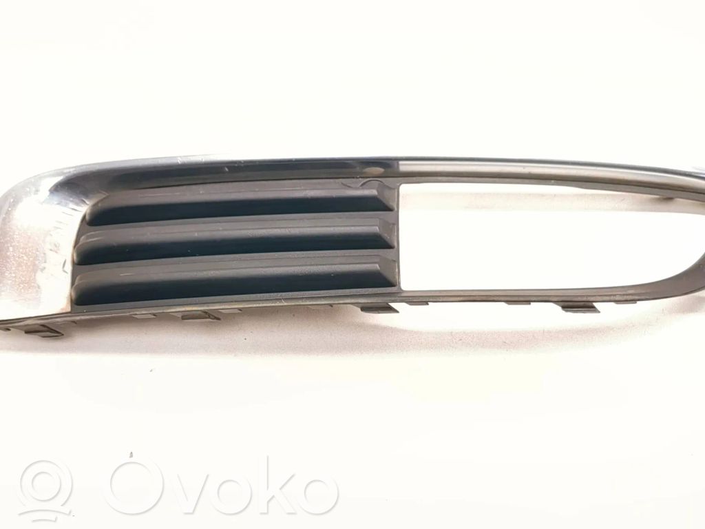Opel Insignia A Etupuskurin alempi jäähdytinsäleikkö 