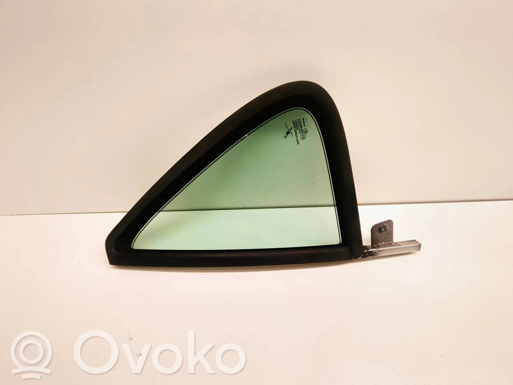 Saab 9-5 Ventanilla de ventilación de la puerta trasera 
