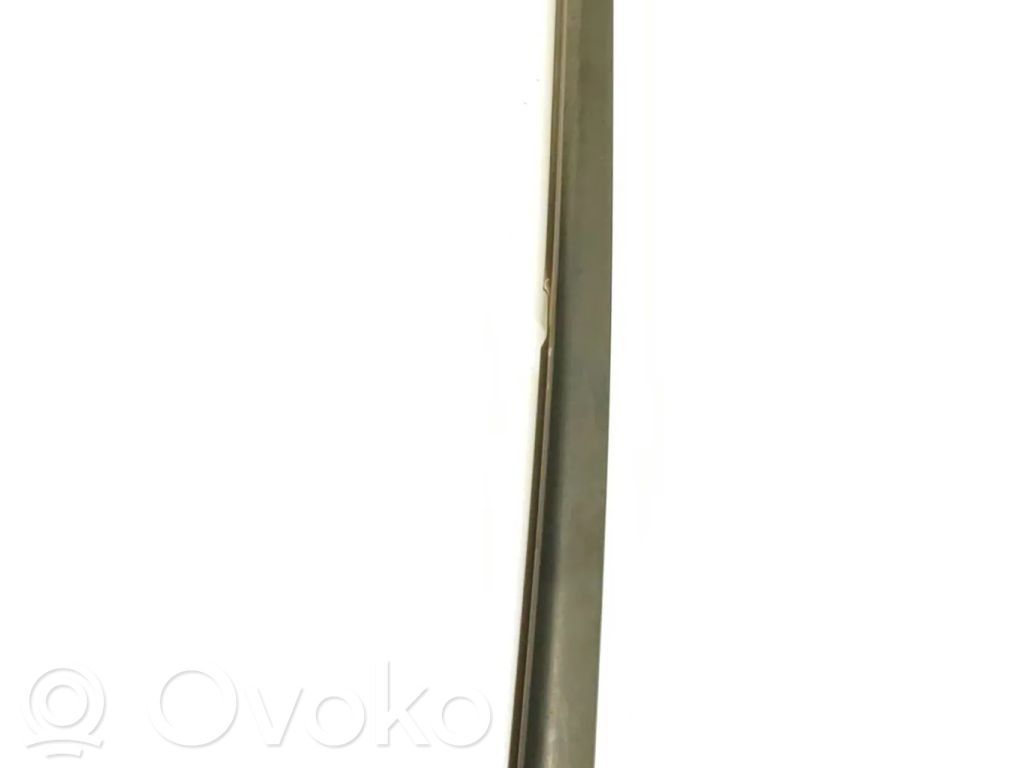 Listwa / Uszczelka szyby drzwi tylnych   5C6839478A