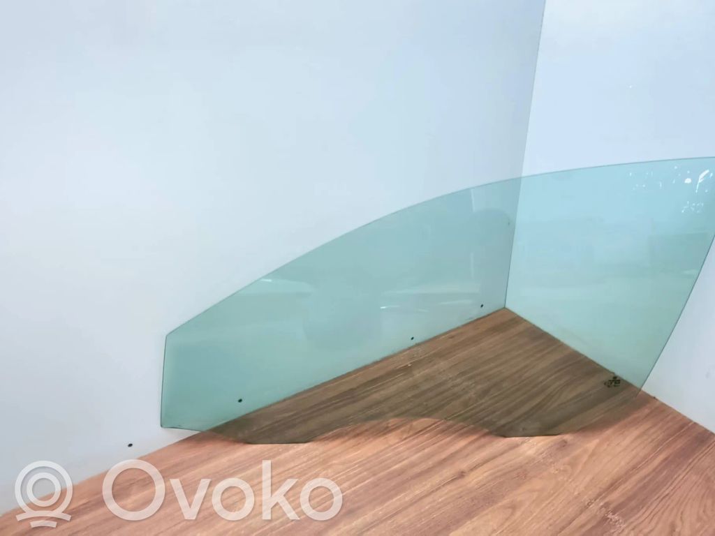 Volkswagen Jetta VI Front door window glass four-door 