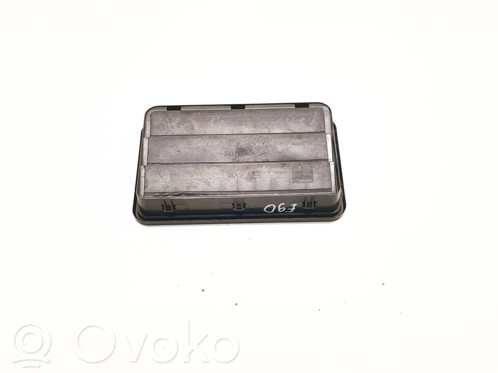 BMW 3 E90 E91 Quarter panel pressure vent 