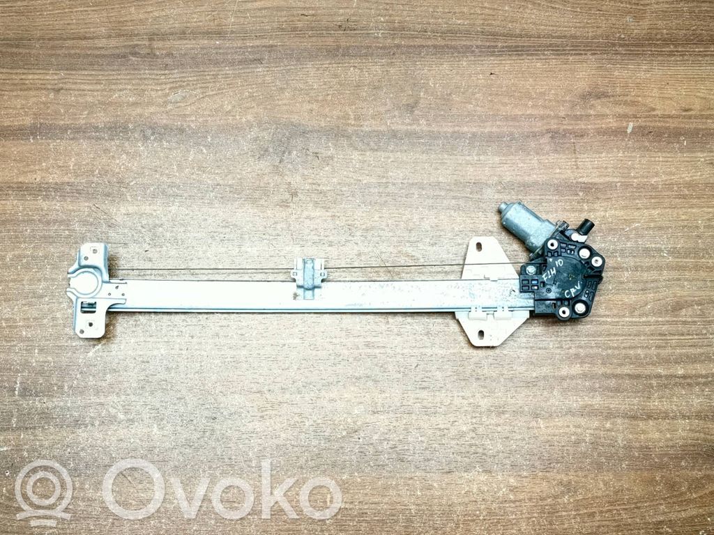 Elektryczny podnośnik szyby drzwi przednich   7C021