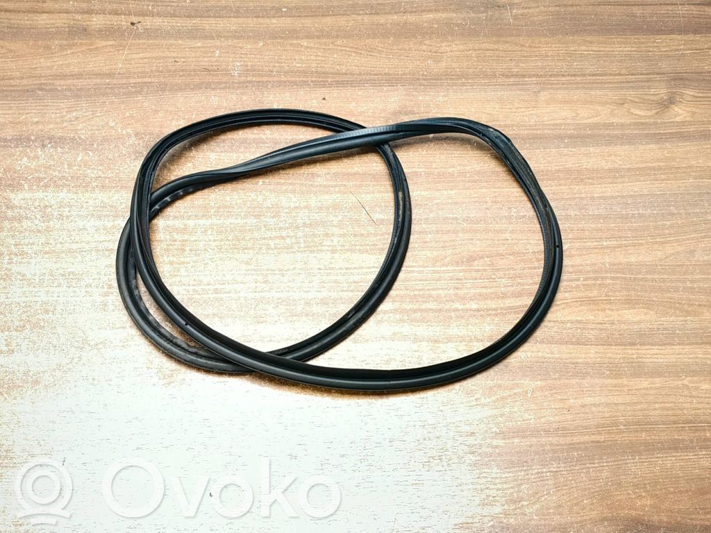 Seal rubber (tailgate)