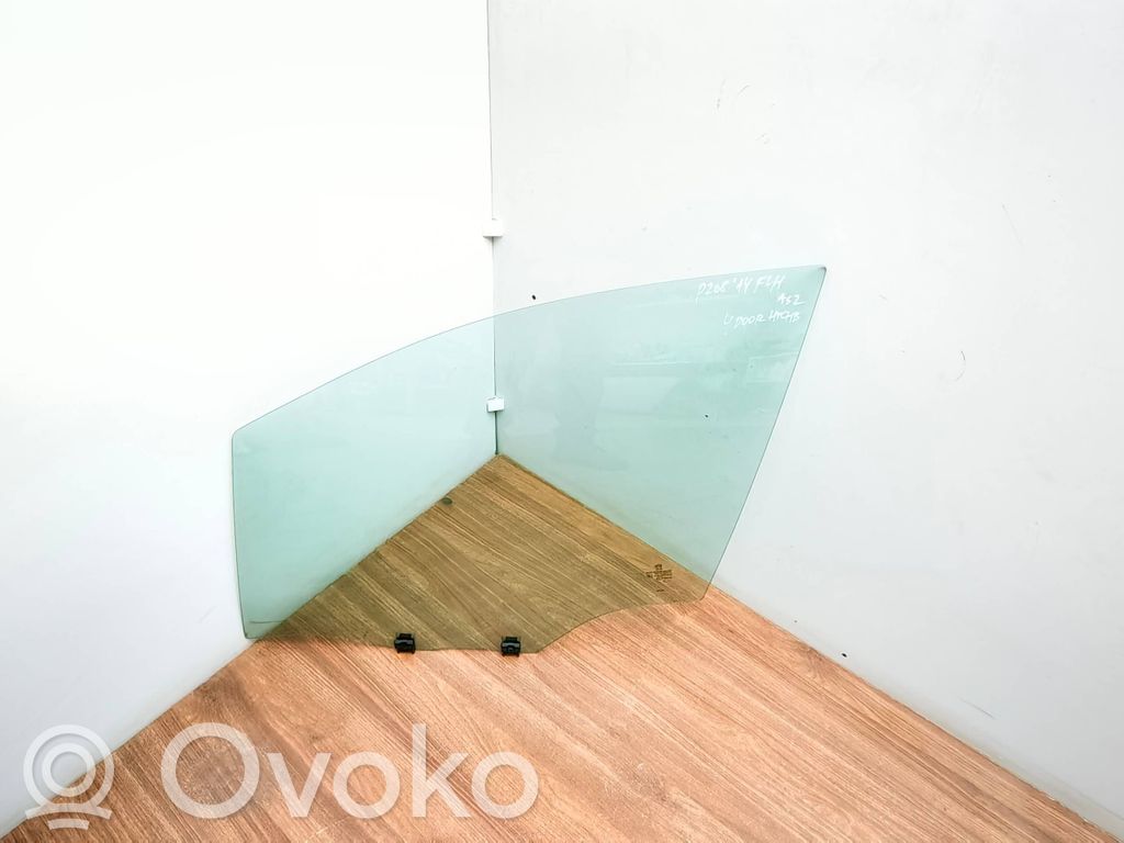 Peugeot 208 I Front door window glass four-door 