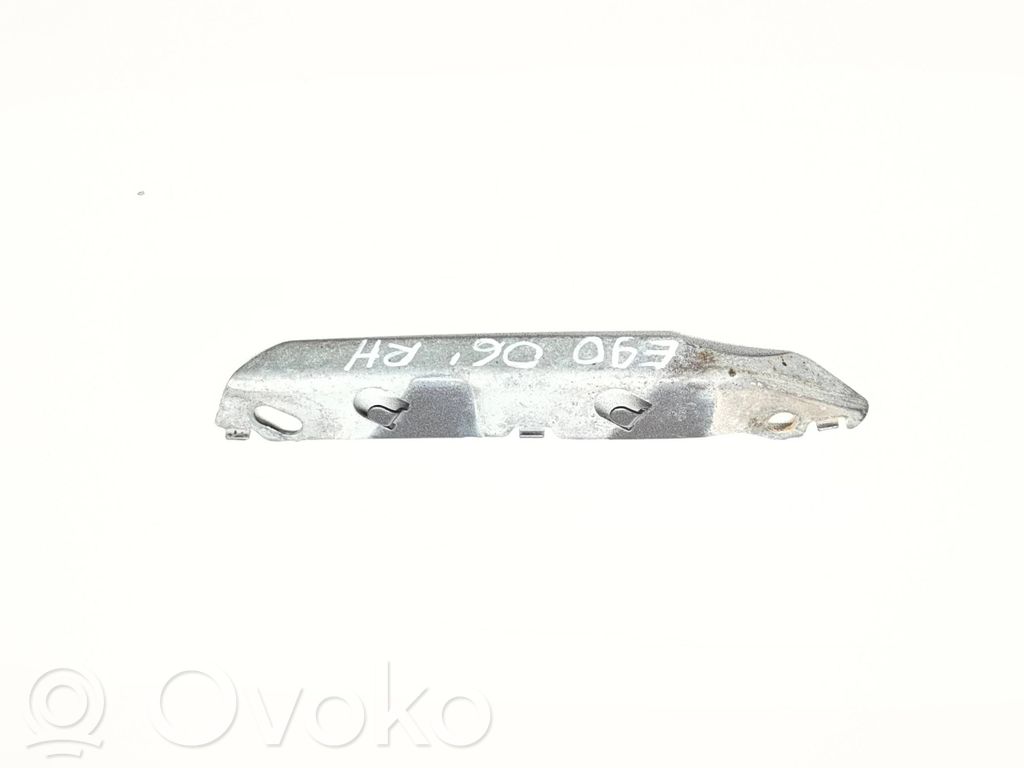 BMW 3 E90 E91 Front bumper mounting bracket 