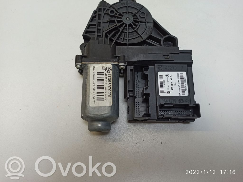 Volkswagen Touran I Silnik regulatora szyby drzwi przednich 