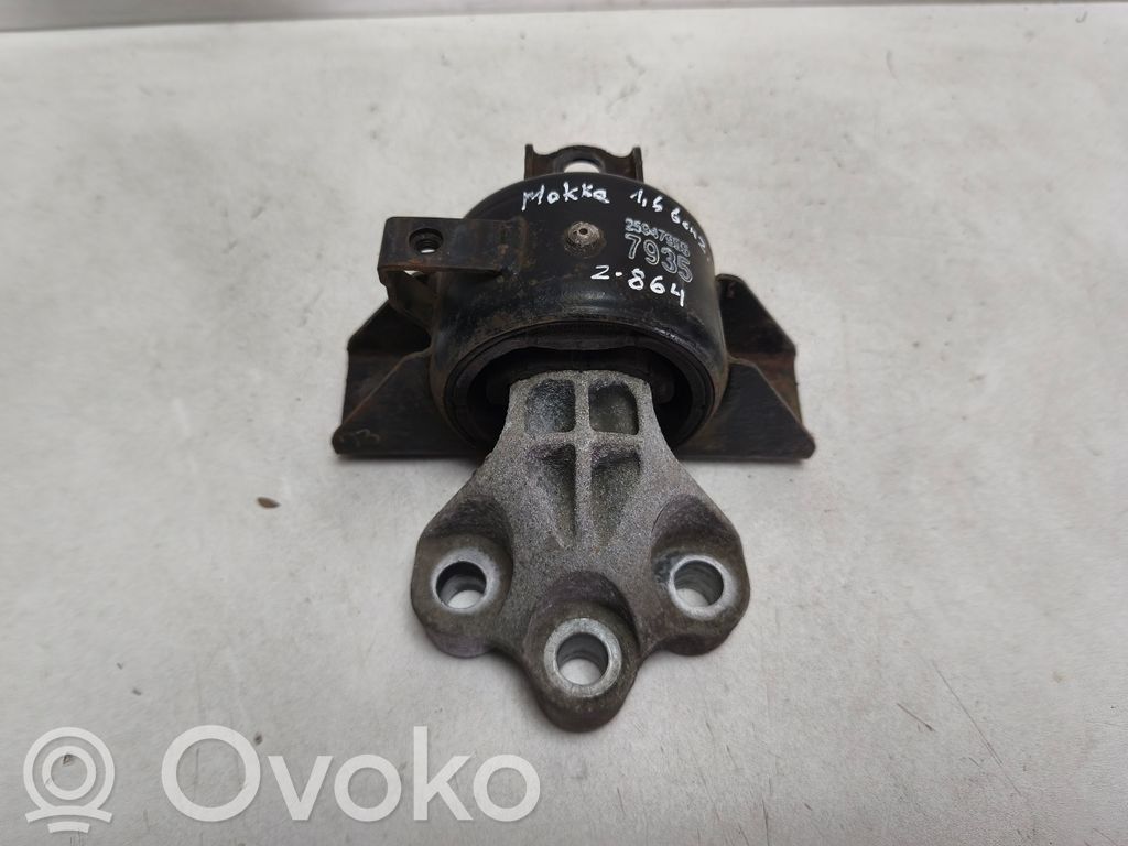 Opel Mokka Engine mount bracket 